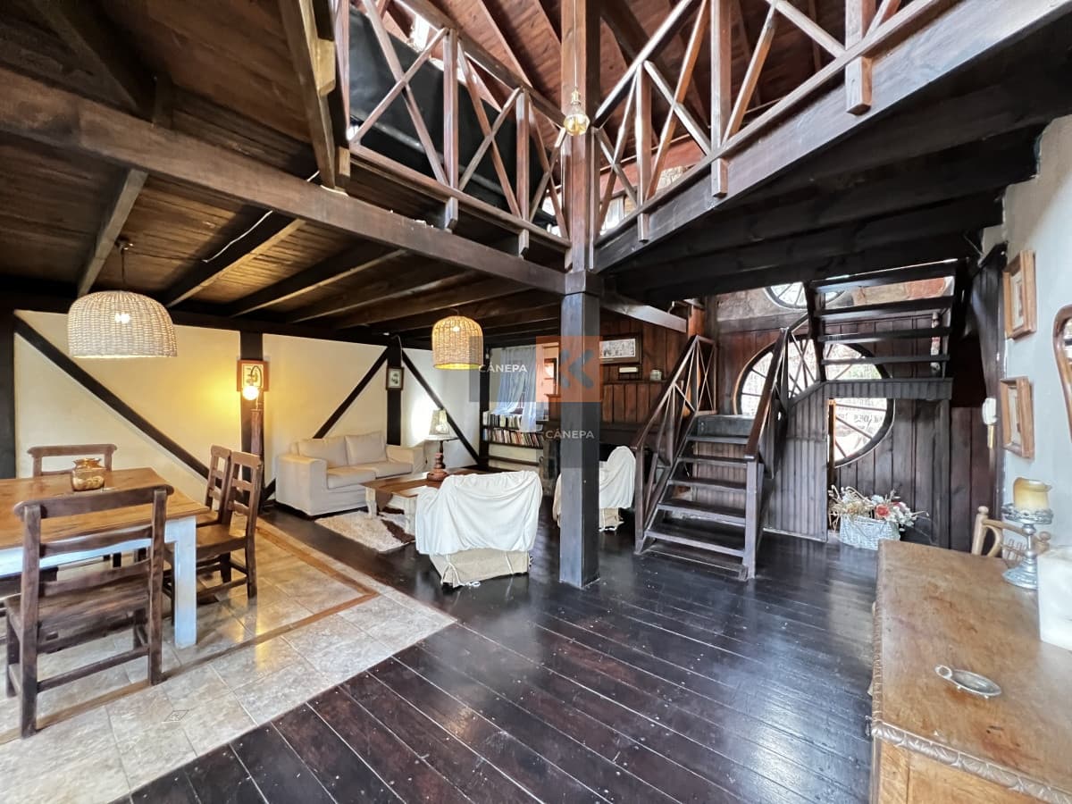 Hermosa casa en la 36 de la mansa