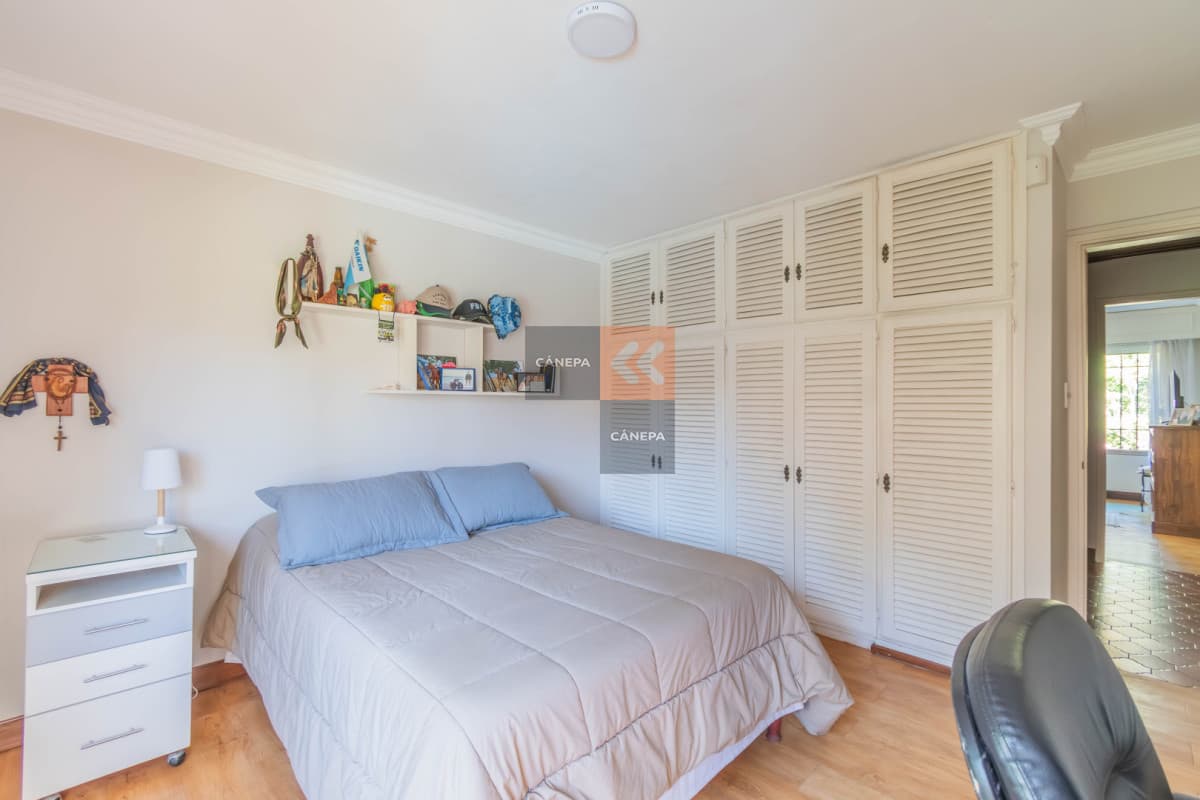 Venta casa de 3 dormitorios en Carrasco con barbacoa y piscina