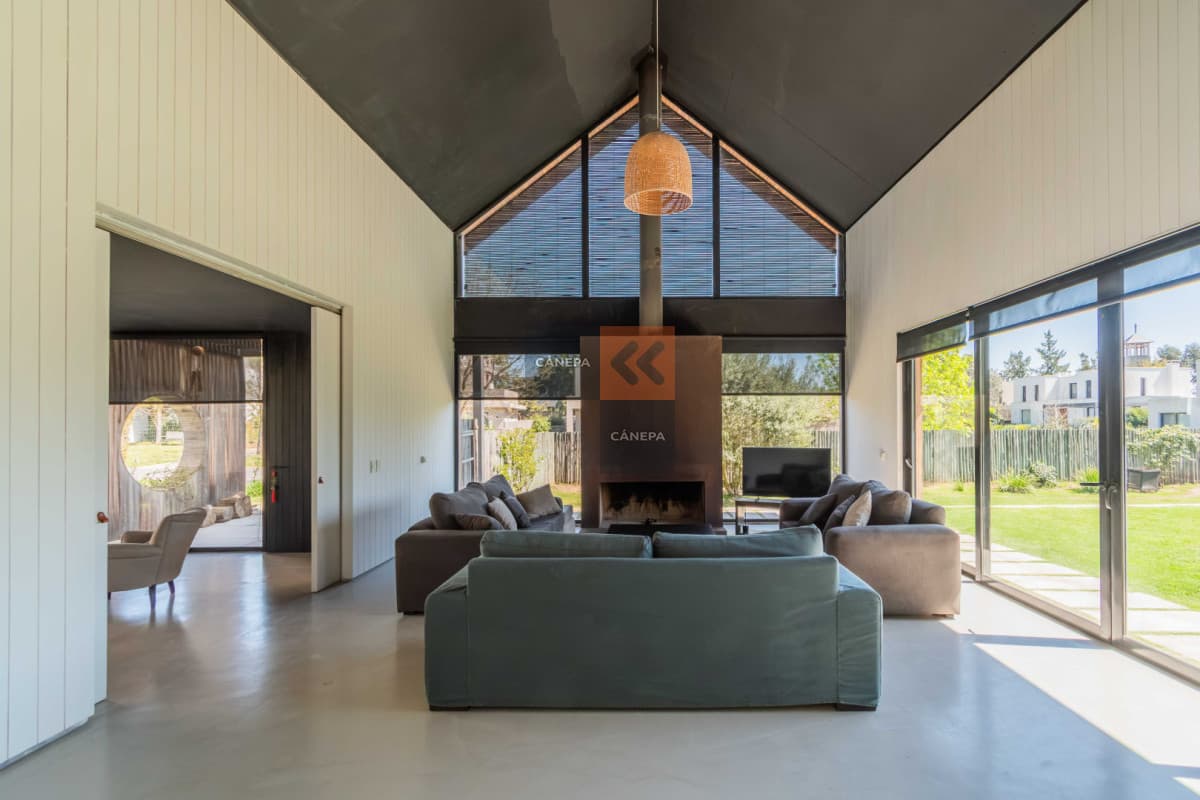 Venta divina casa de 4 dormitorios con un diseño único en barrio privado Olivos