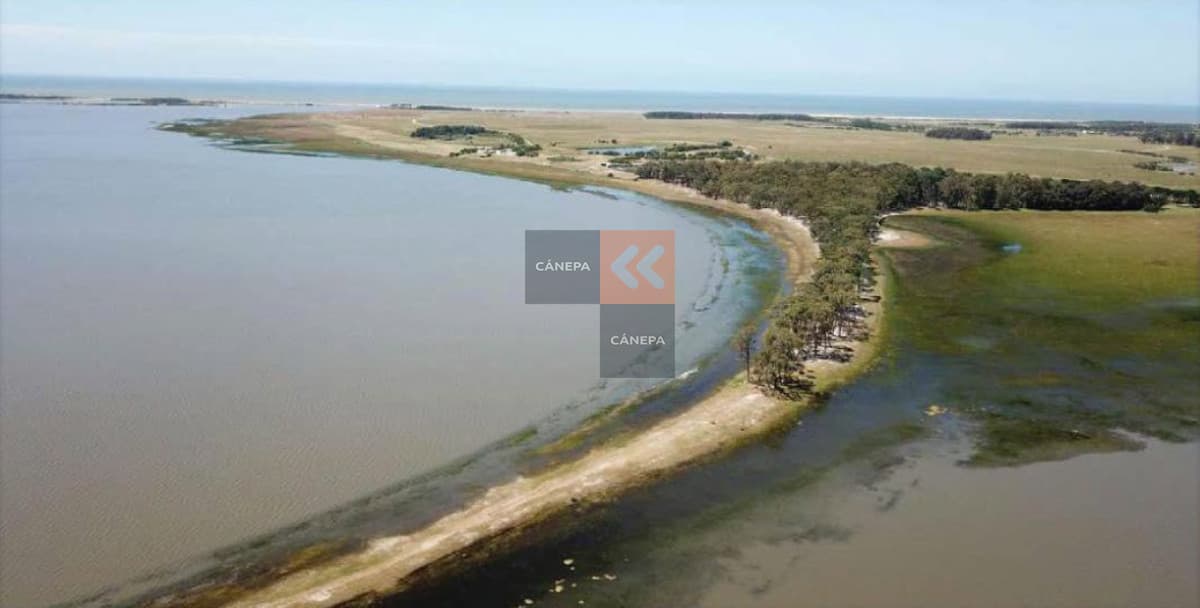 Lote a la venta en Laguna Anastasio y Laguna Garzón