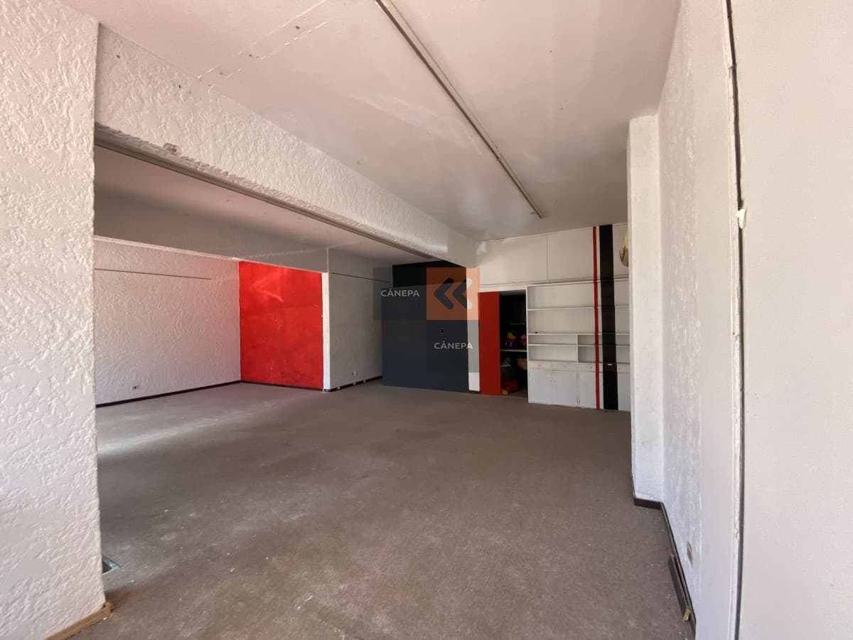 Local comercial sobre Avenida Italia
