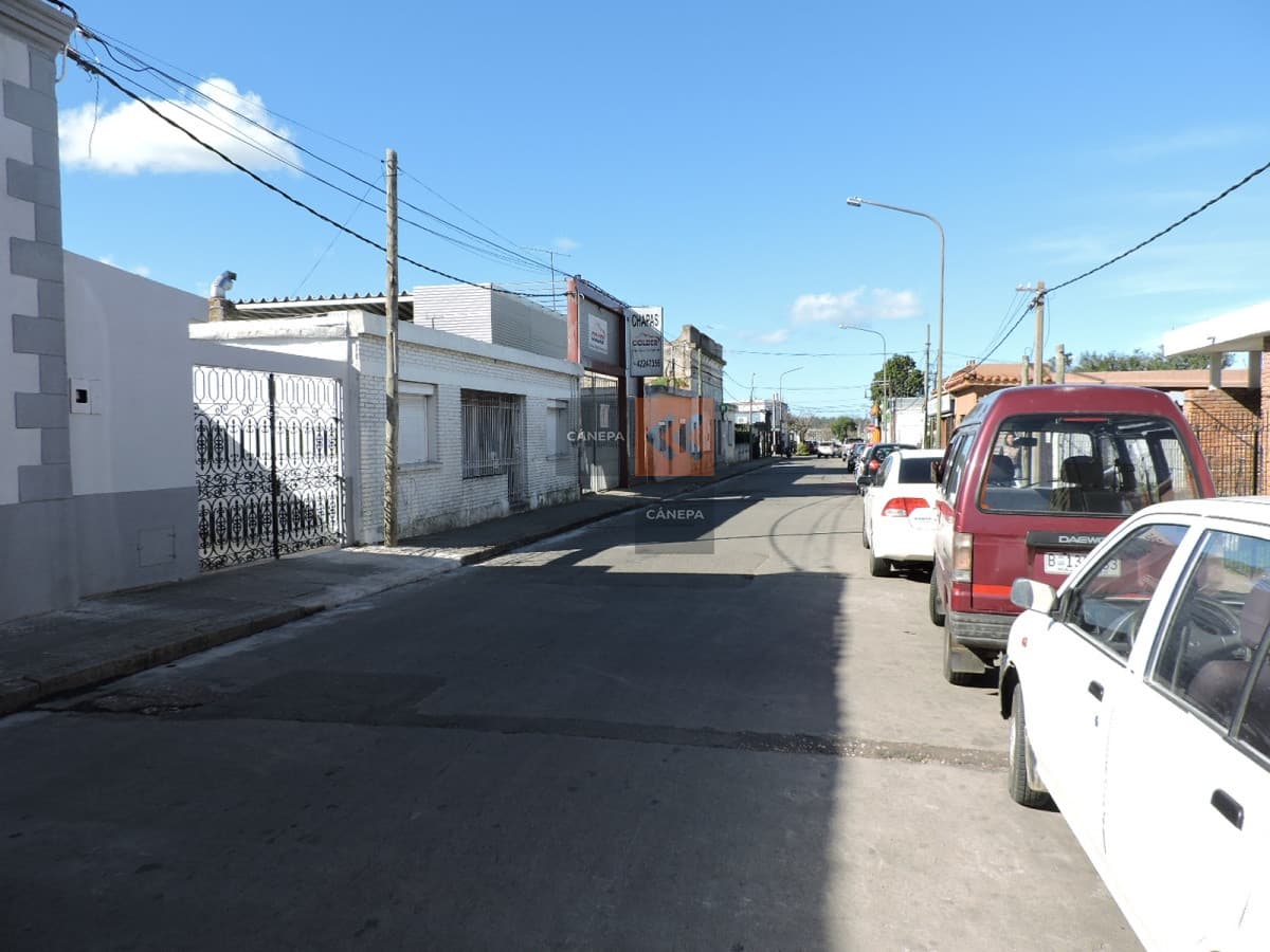 Local 240 m2 , en Centro Maldonado