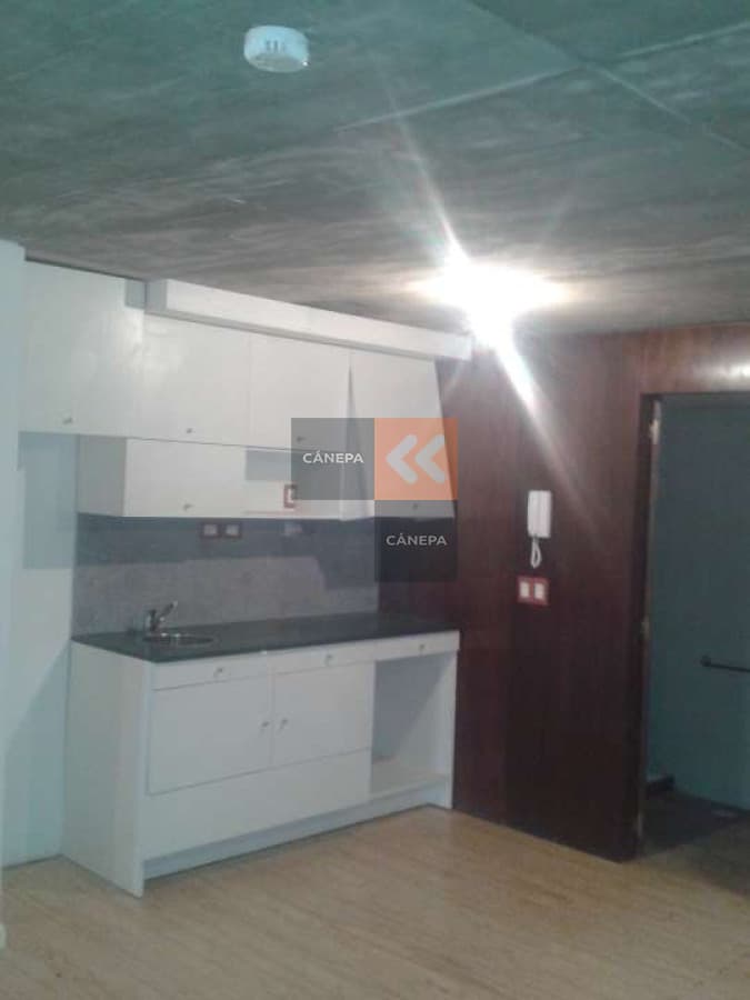 Oficina a estrenar en Ciudad Vieja en espectacular ubicacion