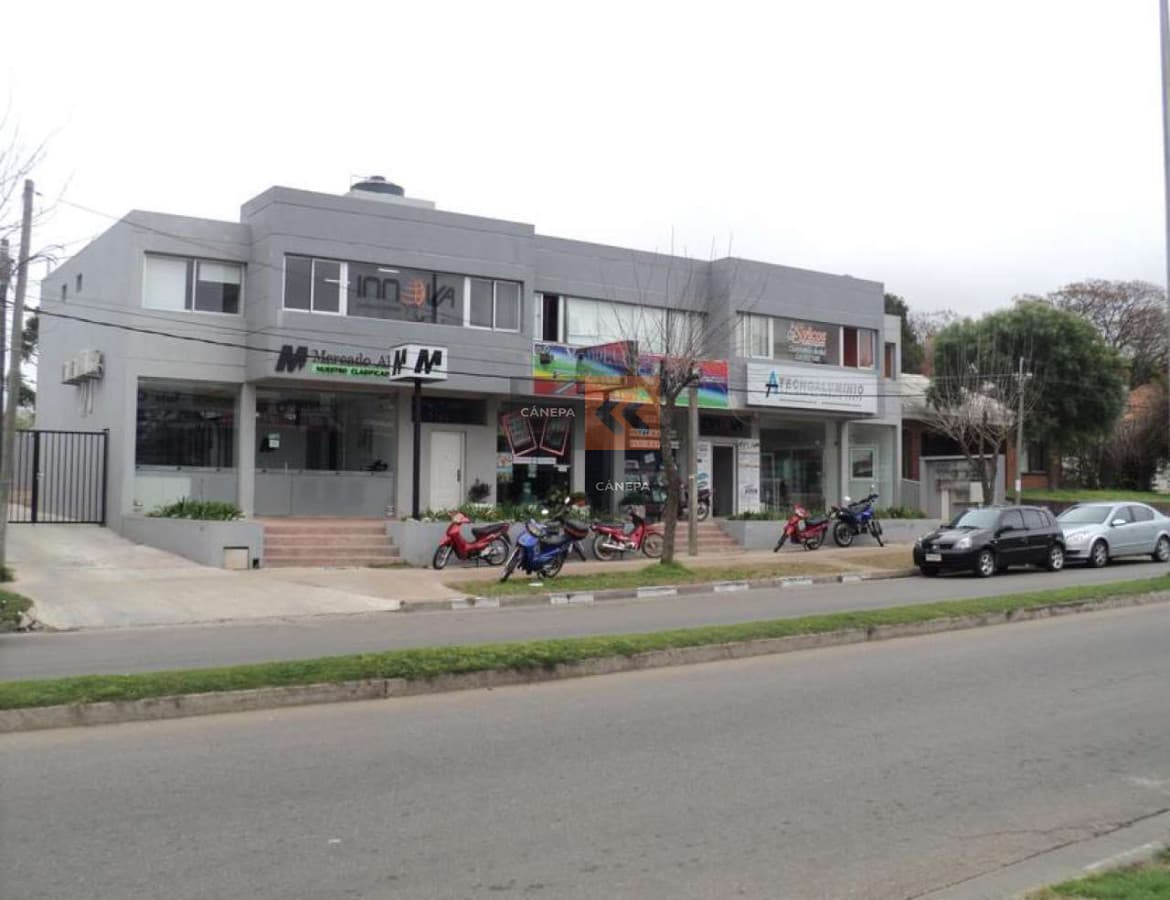Local sobre Avenida Aigua