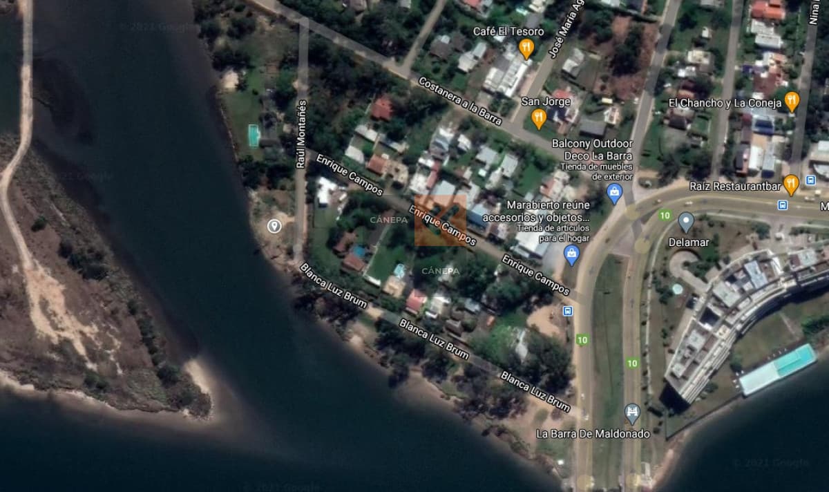 Excepcional terreno en primera línea sobre el arroyo