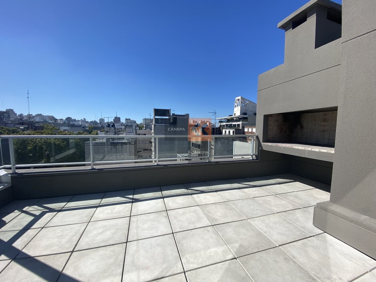 Venta con renta apartamento de 2 dormitorios en Barrio Sur