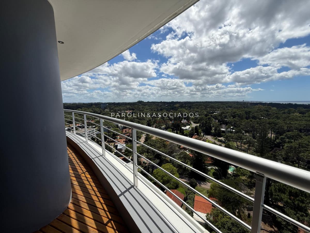 Departamento en Venta en Torre Tressesenta, Punta del Este