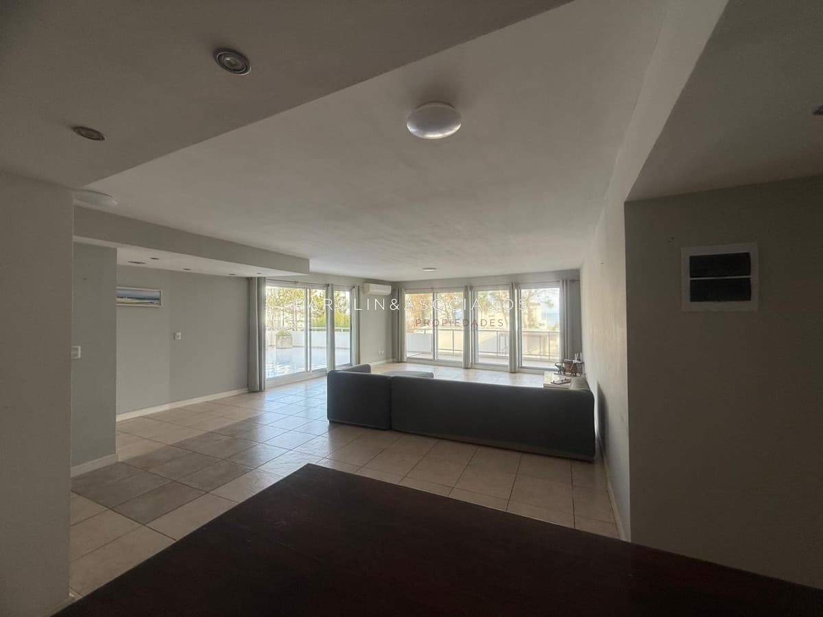 Apartamento en Venta de 3 Dormitorios en Edificio Libra