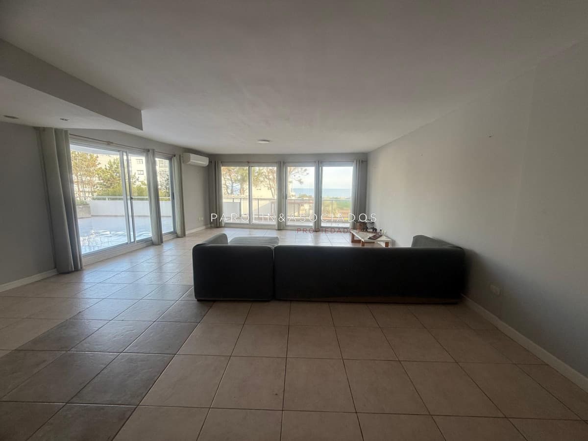 Apartamento en Venta de 3 Dormitorios en Edificio Libra