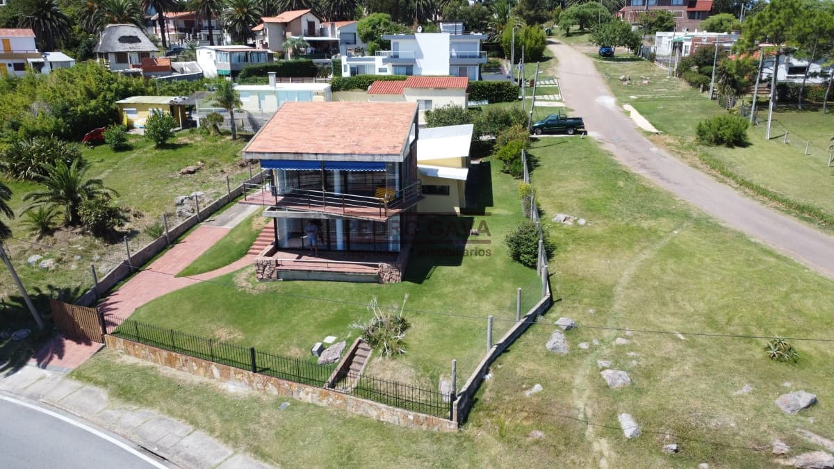 Casa ID. 230