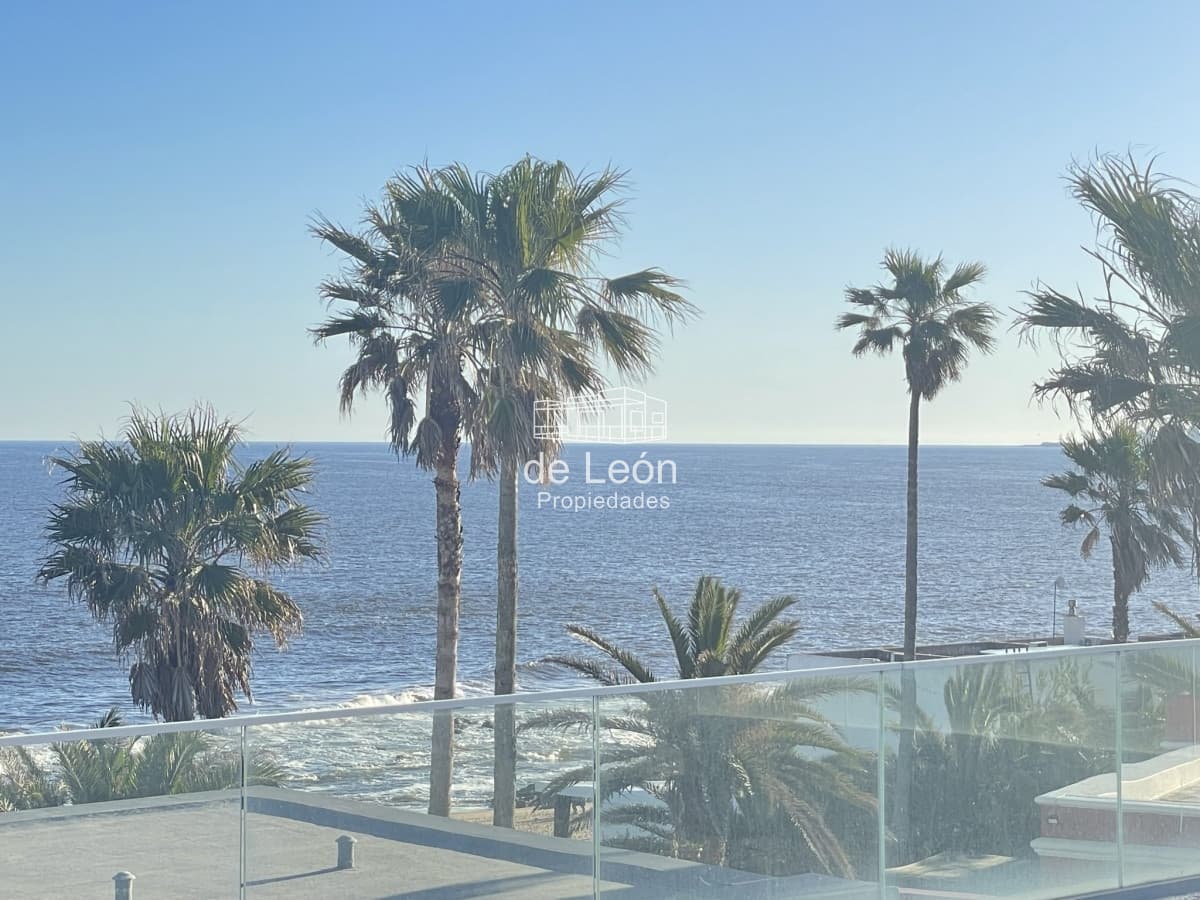 CASA EN VENTA EN LA BARRA A POCOS METROS DE LA PLAYA 5 DORMITORIOS