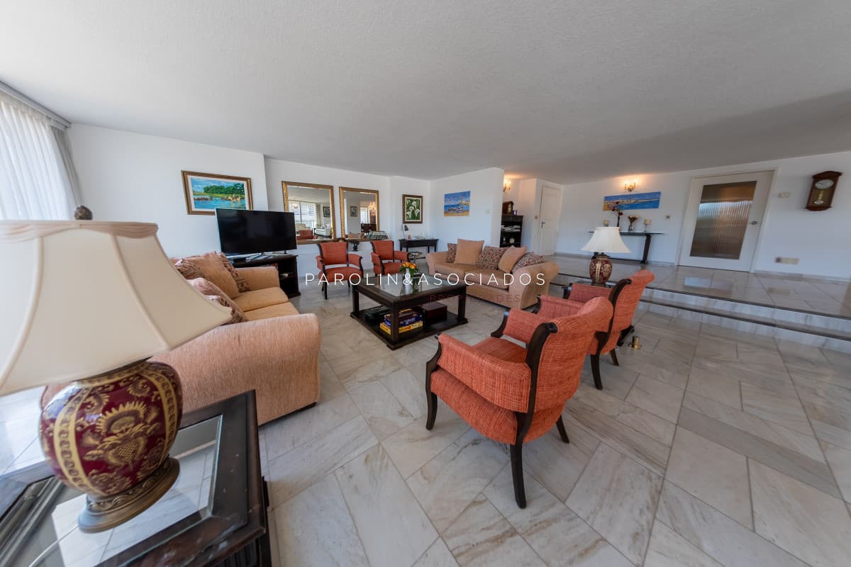 Apartamento en venta de 3 dormitorios en Gate, Punta del Este.