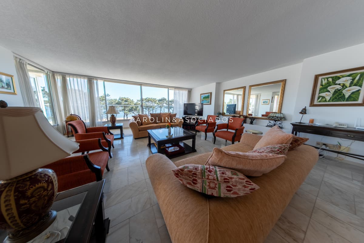 Apartamento en venta de 3 dormitorios en Gate, Punta del Este.