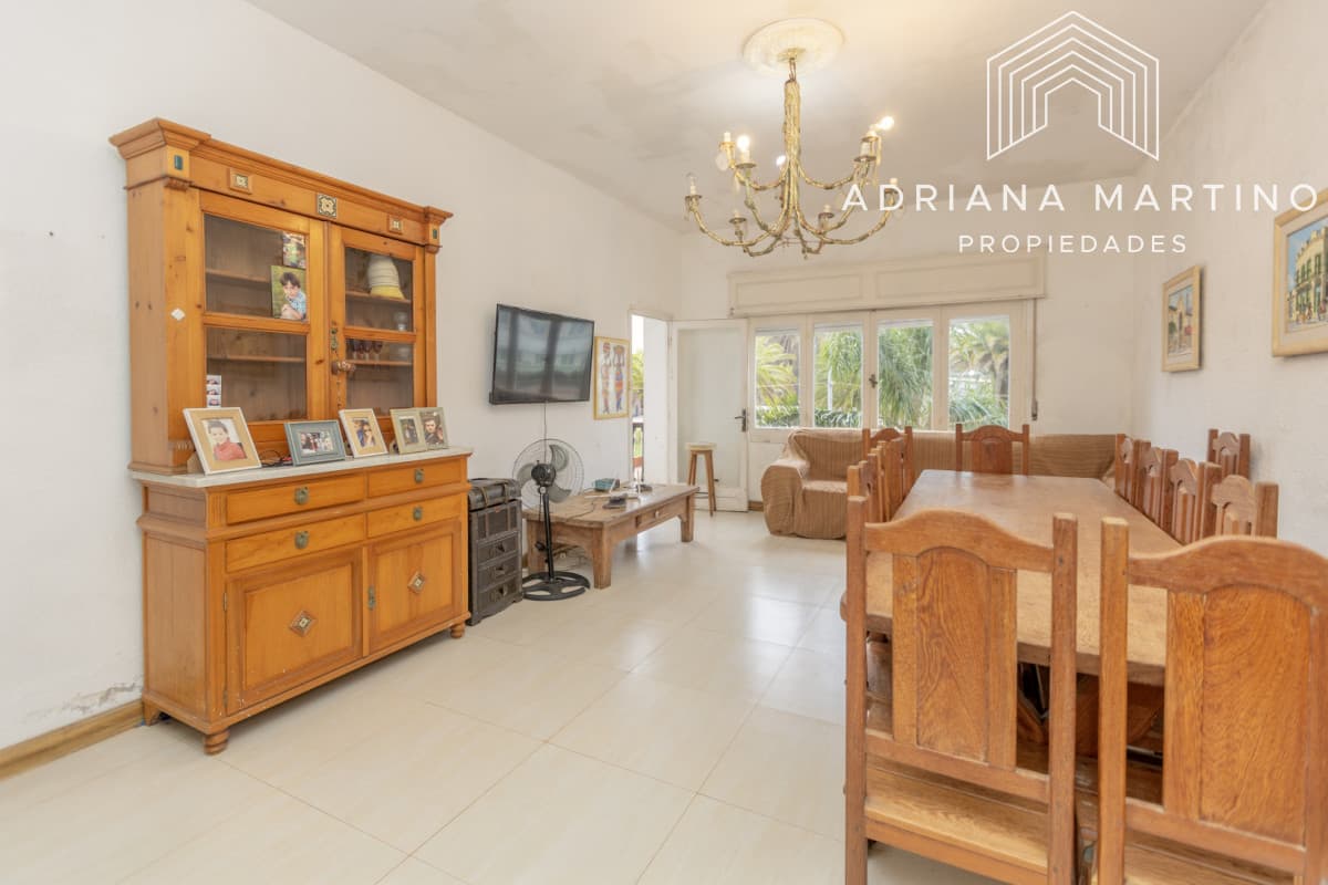 Amplio apartamento en venta – Península, Punta del Este