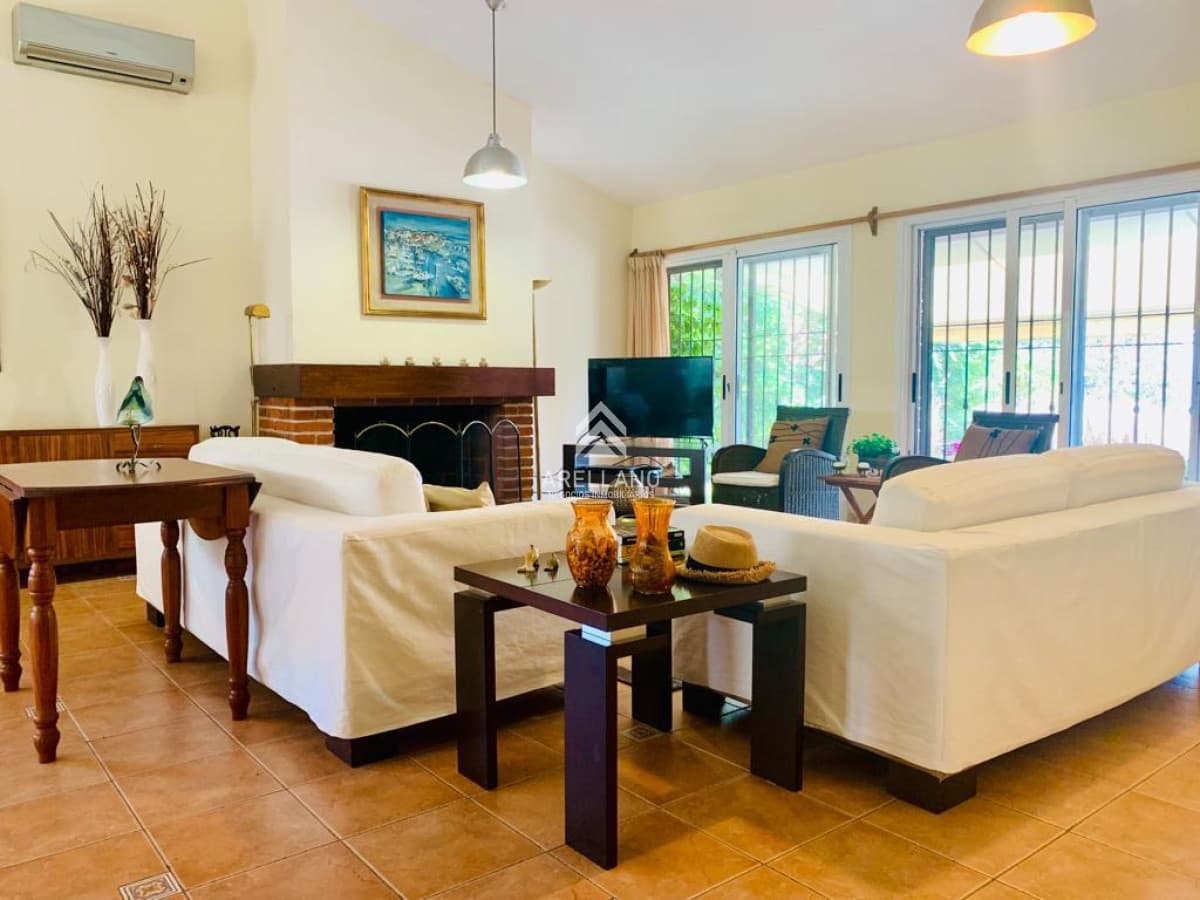 Casa ID.2669 - Casa en Playa Mansa 4 dormitorios cerca del mar