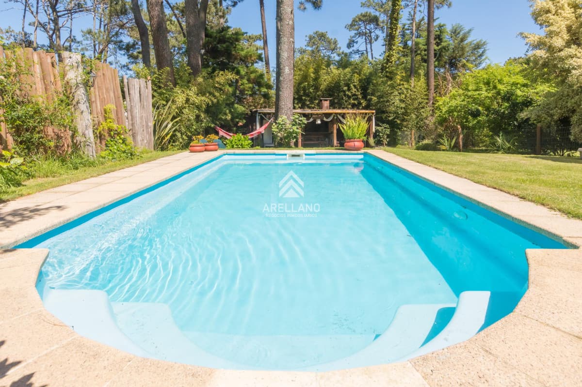 Casa ID.3919 - Venta Casa 4 dormitorios  - Playa Mansa
