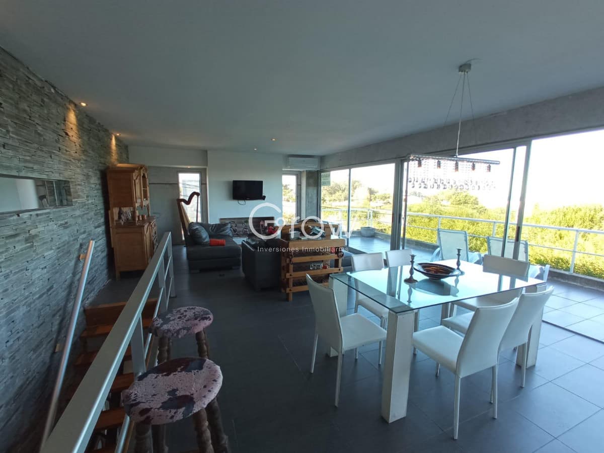 Casa en Punta Piedras con vista al mar