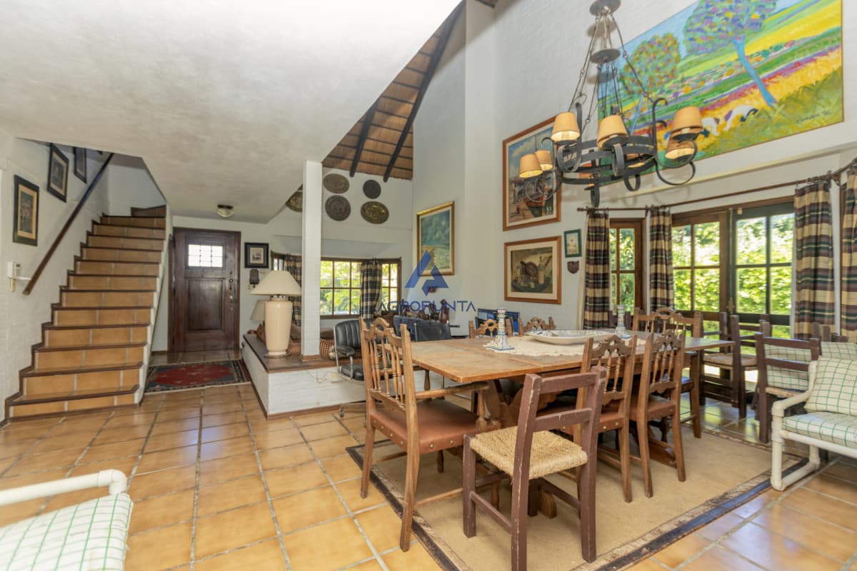 Casa en venta - Pinares - 4 dormitorios - 150mts del mar!