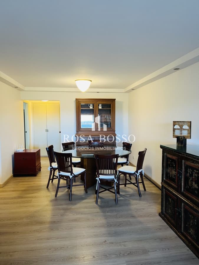 Venta de Apartamento en Primera Linea Playa Mansa-Punta del Este.