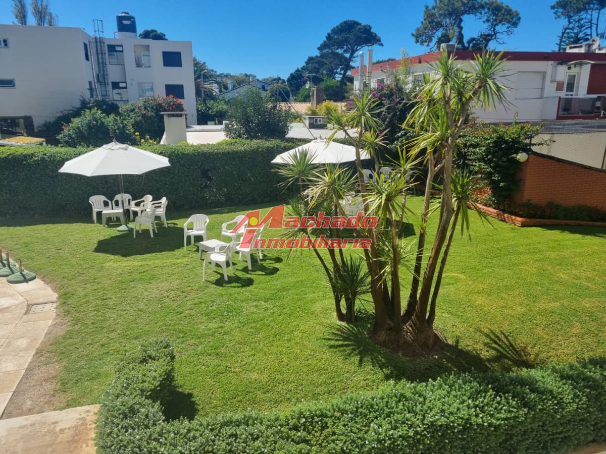Venta de Apartamento de 2 dormitorios en Primera Linea Mansa.