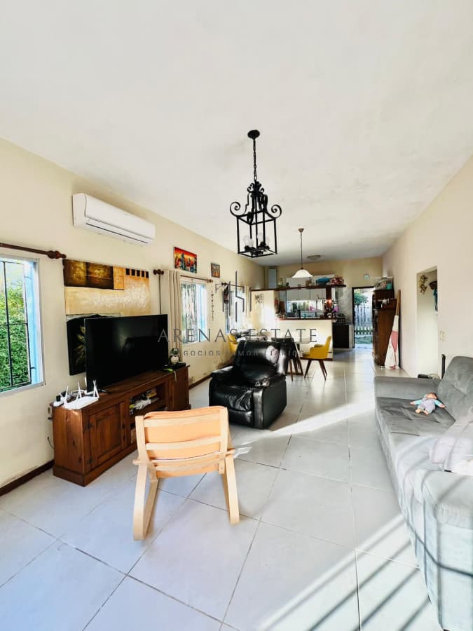 Casa ID.4253 - Venta de hermosa y solida casa en La Fortuna.