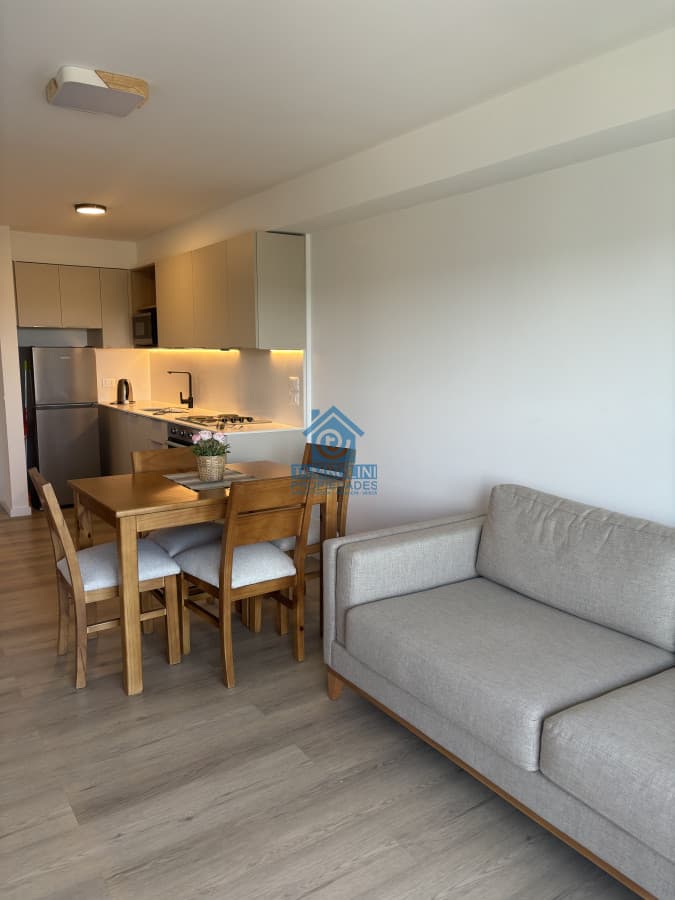 Apartamento ID.979 - En alquiler anual departamento de 2 dormitorios y 1 baño Punta del Este