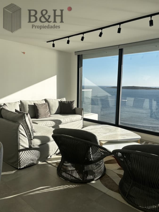 En venta departamento de 3 dormitorios Playa Mansa