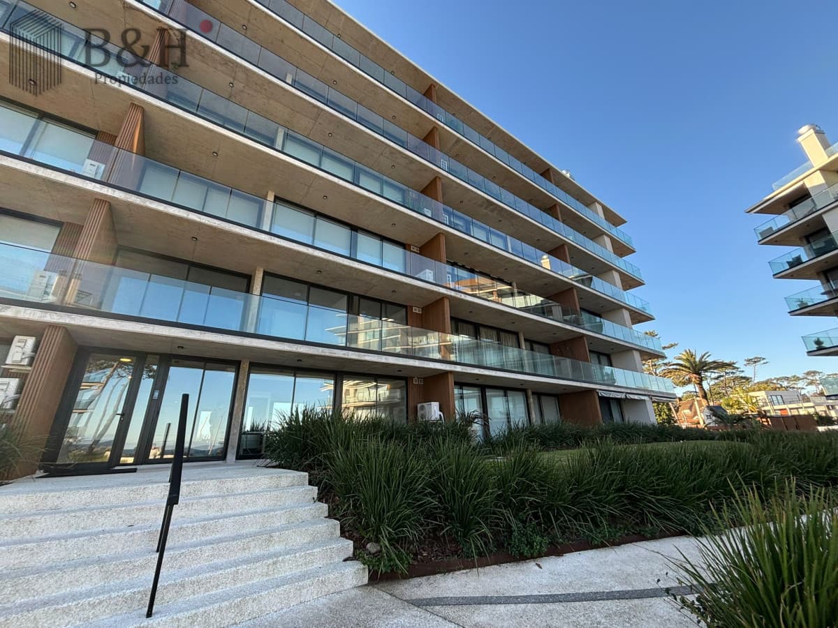 Apartamento en primera línea Alquiler Anual