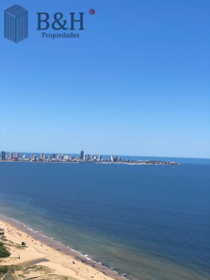 Excelente Apartamento de 3 dormitorios en Primera Linea!!!