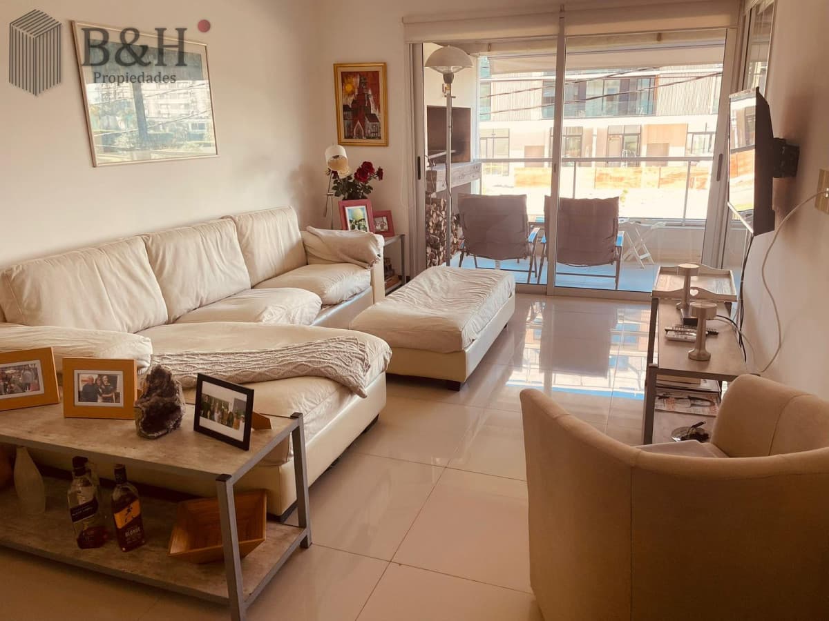 Apartamento de 2 dormitorios en suite