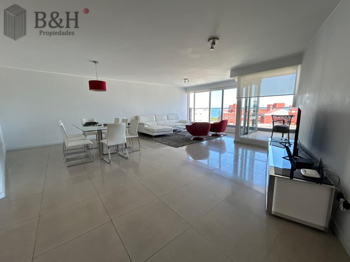 Apartamento de 3 dormitorios en venta, Punta del Este
