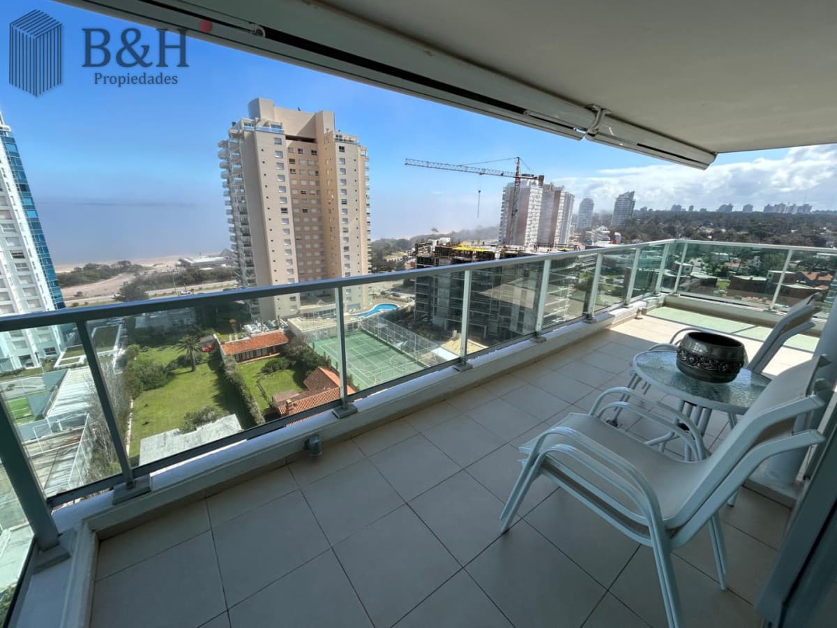 Venta Apartamento 3 Dormitorios Playa Mansa Punta del Este