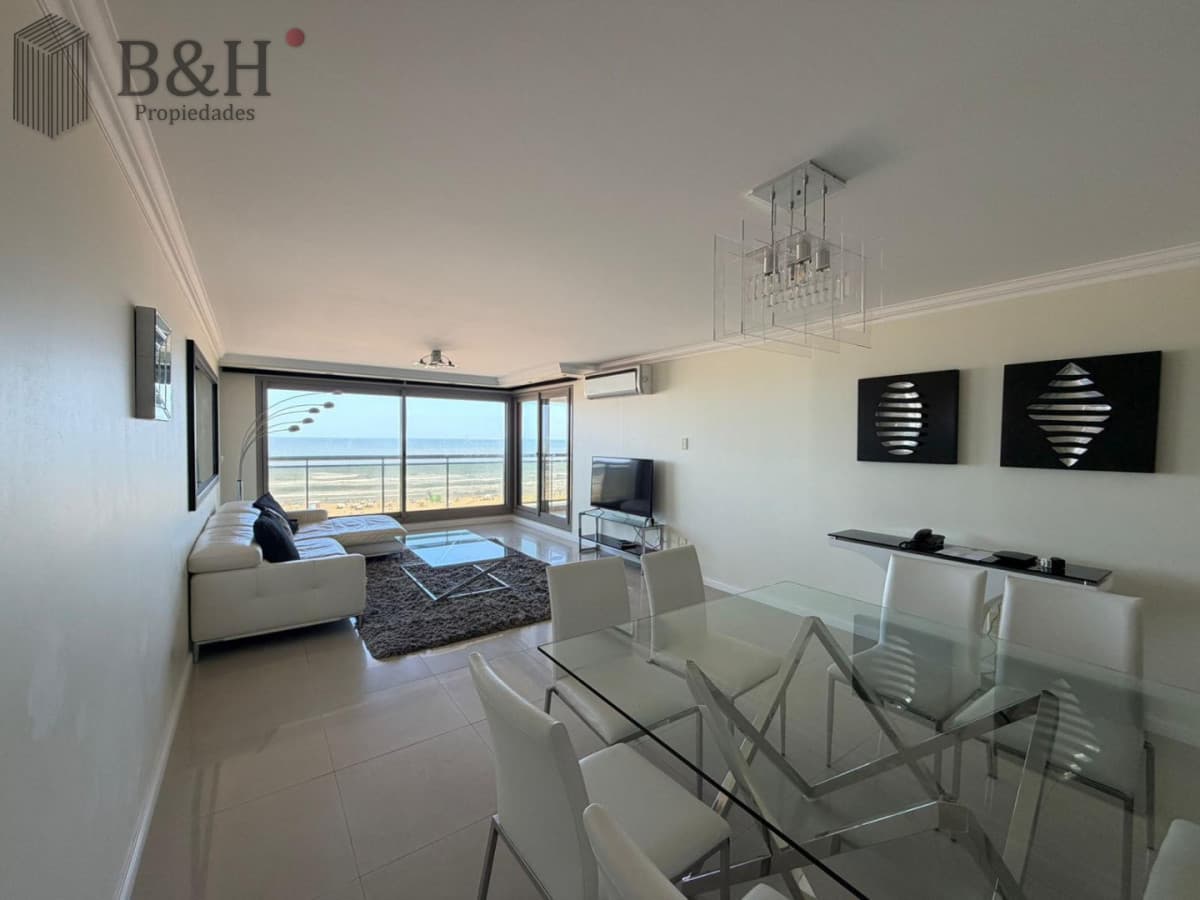 Apartamento de 3 dormitorios en venta, Punta del Este
