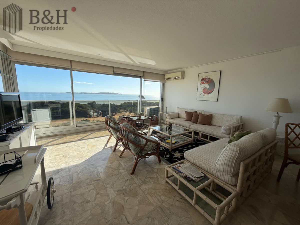 Apartamento de 4 dormitorios en venta, Punta del este
