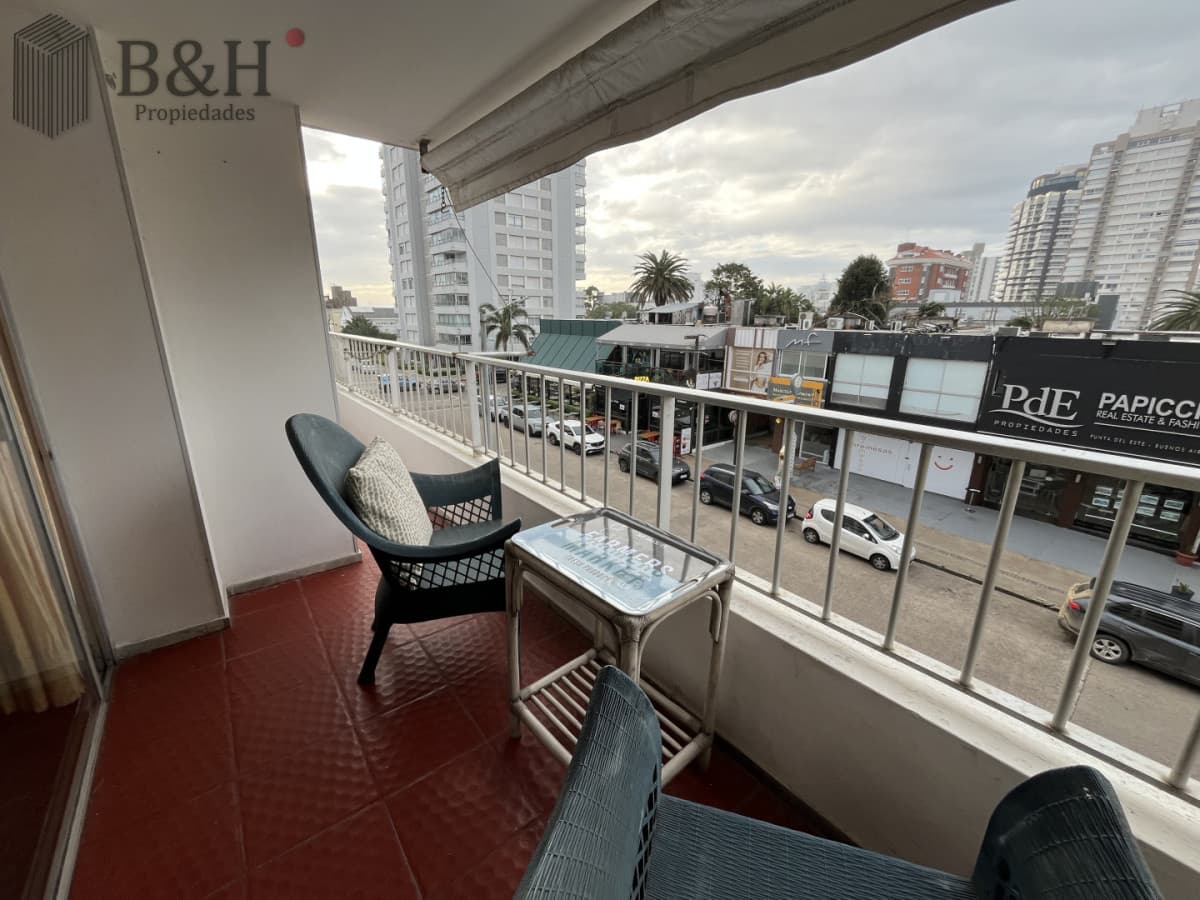 Apartamento invernal en Península, 2 dormitorios, garaje y balcón