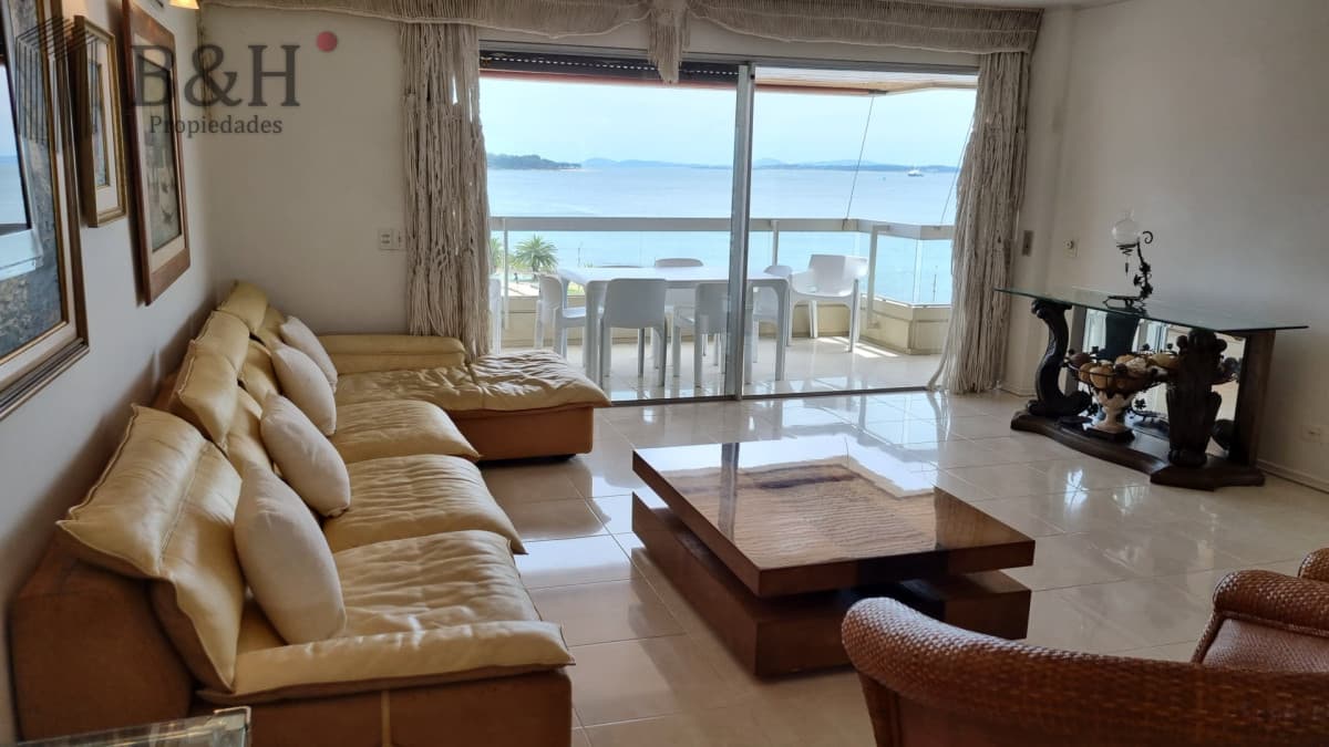 Apartamento en alquiler anual mansa 5 dormitorios en suite