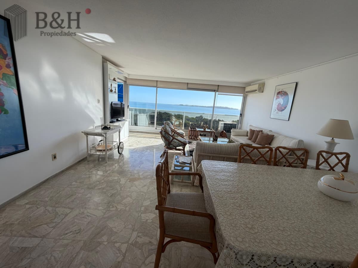 Apartamento de 4 dormitorios en venta, Punta del este