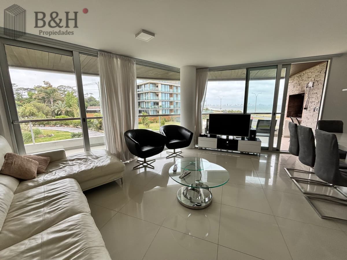 Apartamento de 3 dormitorios, primera linea Punta del Este