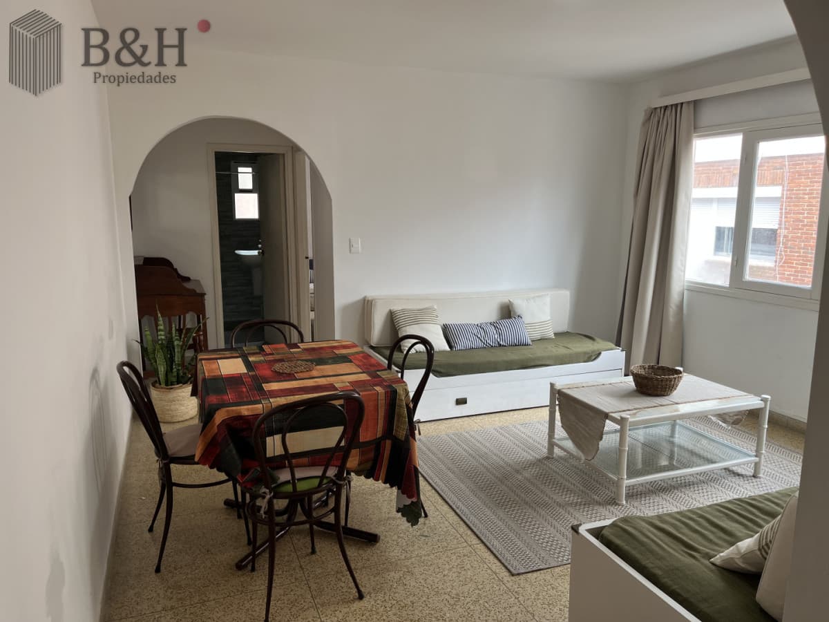 Apartamento en Alquiler Peninsula - 1 Dormitorio con Cochera