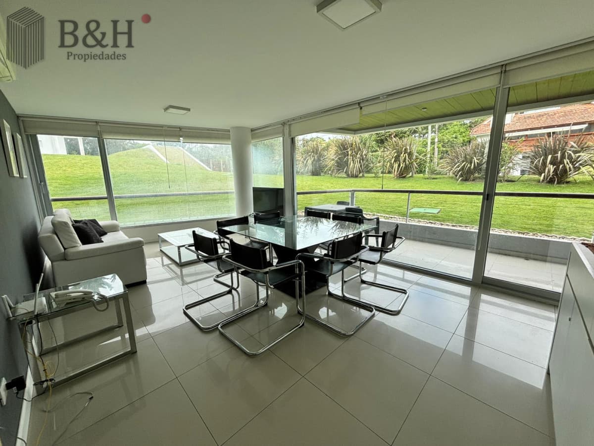 Apartamento de 3 dormitorios, primera linea Punta del Este
