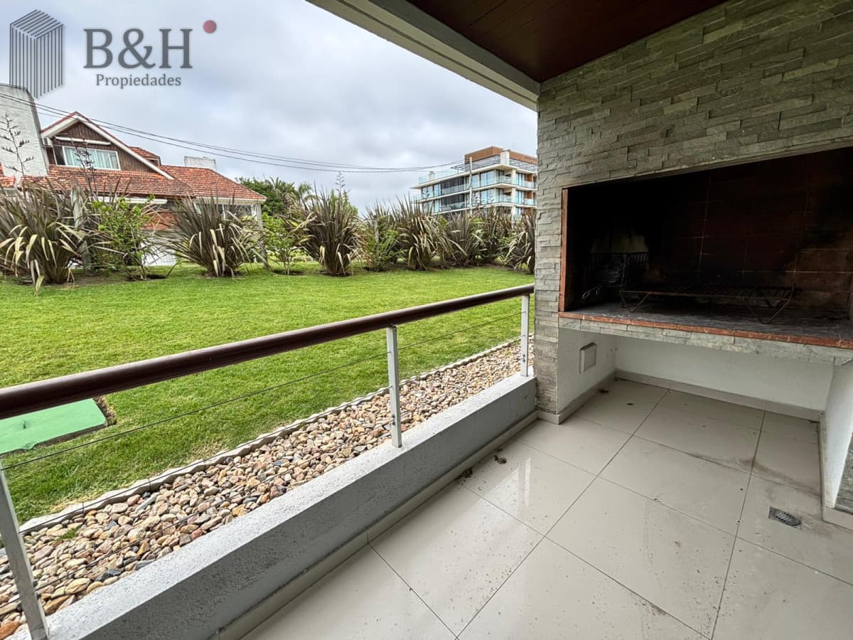 Apartamento de 3 dormitorios, primera linea Punta del Este