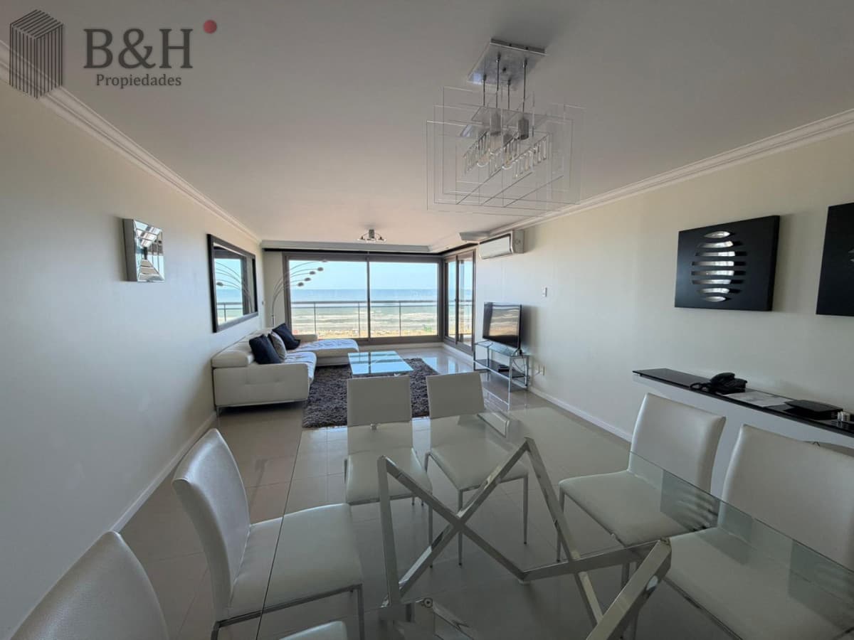 Apartamento de 3 dormitorios en venta, Punta del Este