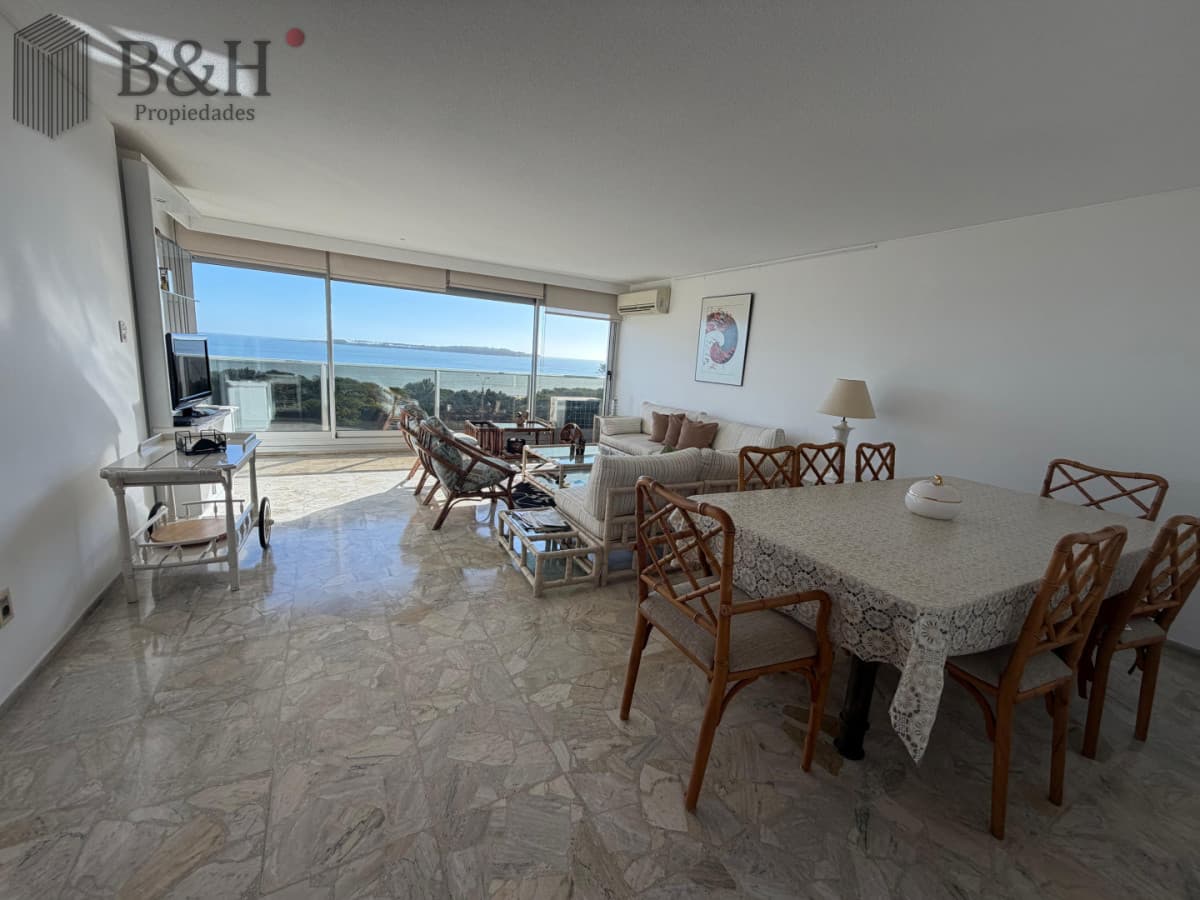 Apartamento de 4 dormitorios en venta, Punta del este