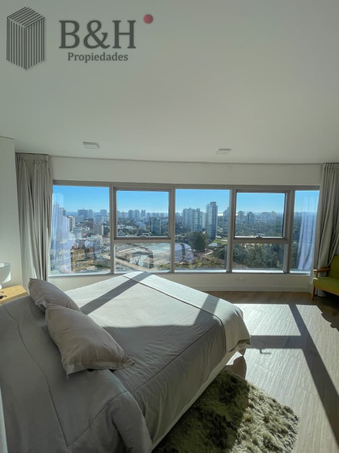 Apartamento de 2 dormitorios en alquiler, torre TRUMP Punta del Este