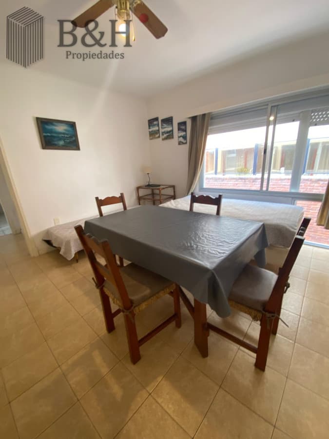 Apartamento de 1 dormitorio en ALQUILER ANUAL, PENINSULA- Punta del este
