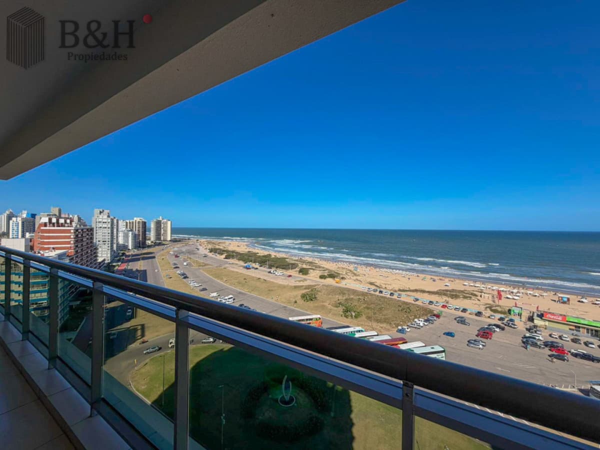 Apartamento de 3 dormitorios en venta, Punta del Este