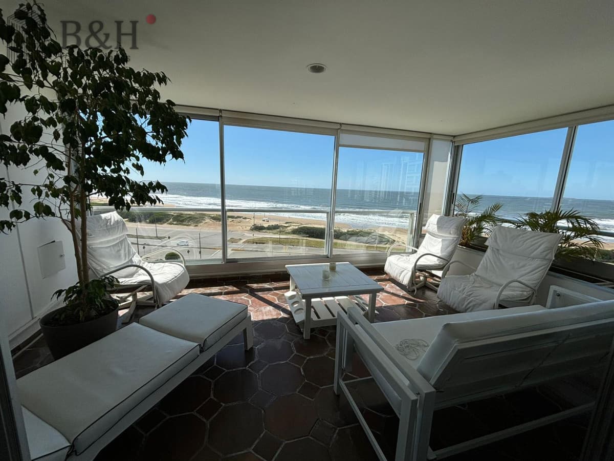 Apartamento de  4 dormitorios en venta - Punta del Este