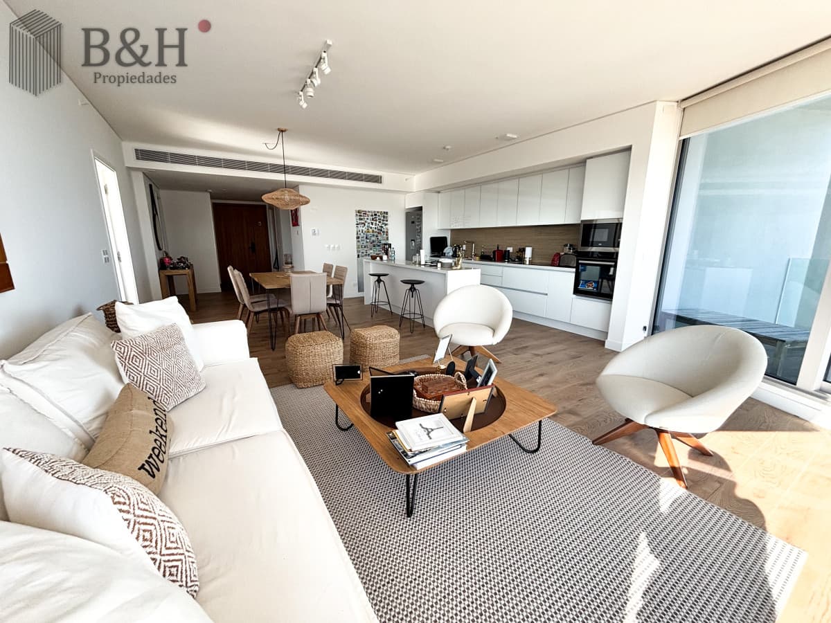 Apartamento de 2 dormitorios en alquiler, torre TRUMP Punta del Este