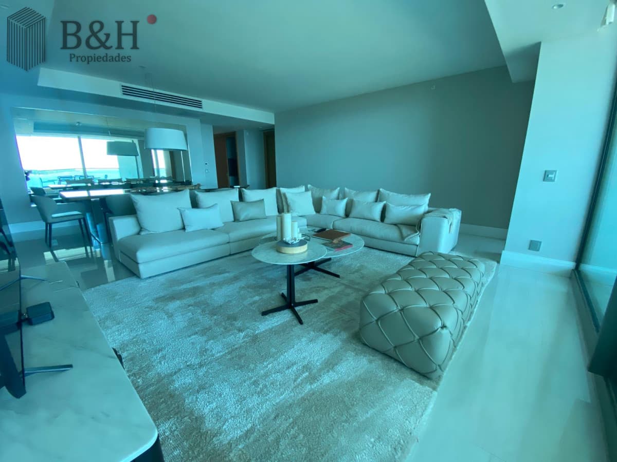 Excelente Apartamento de 3 dormitorios en Primera Linea!!!