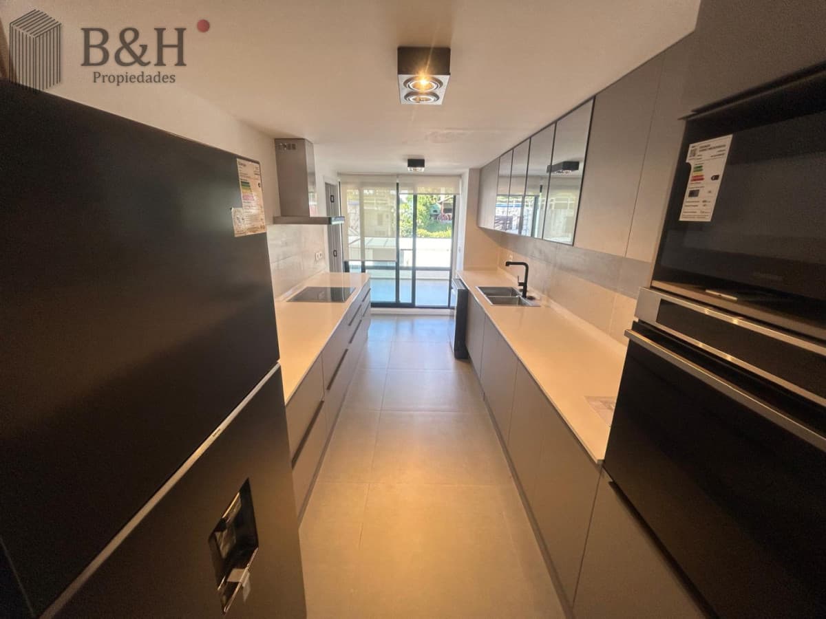 Apartamento de 3 dormitorios en alquiler, Punta del Este